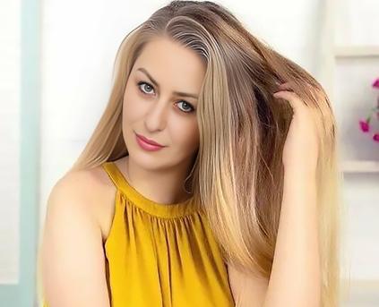 Girl Alone - EvelinaEve