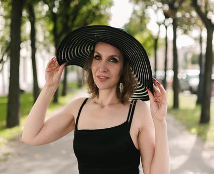 Girl Alone - AamazingKate