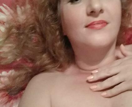 Girl Alone - Oljagreeneyes1