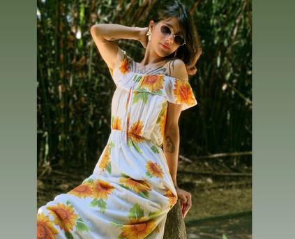 Girl Alone - AnnieViilla_