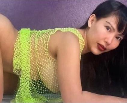 Girl Alone - AnnaAlexandria