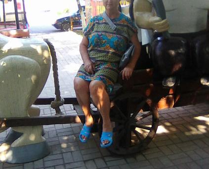 Shy Girl Alone - LolkaAlyss