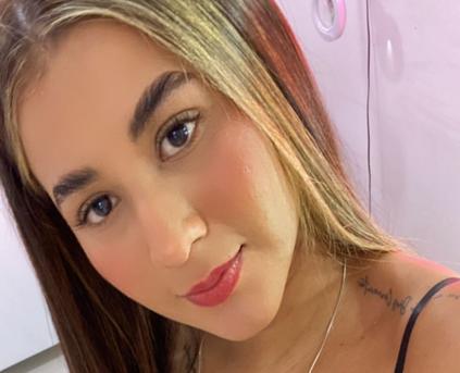 Girl Alone - Chloe_Rowan