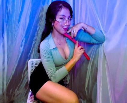 Girl Alone - Deb0rahW0nka_