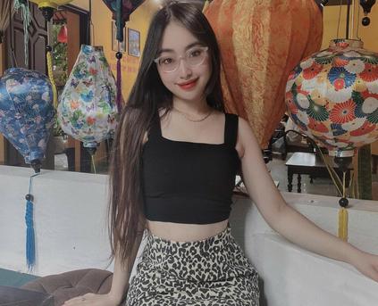 Girl Alone - Happygirl68