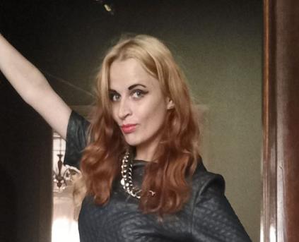 Girl Alone - Yoyrgirlxx