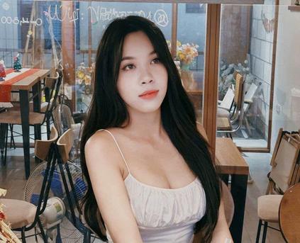 Girl Alone - AlmiraYou