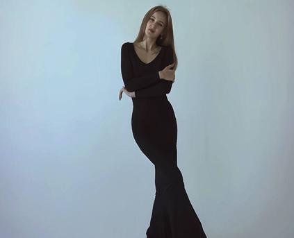 Girl Alone - Kiana_Wite