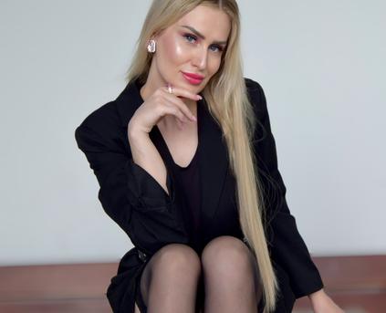 Girl Alone - Amazinggir8Loves