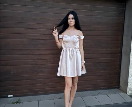 Shy Girl Alone - SkyBrii