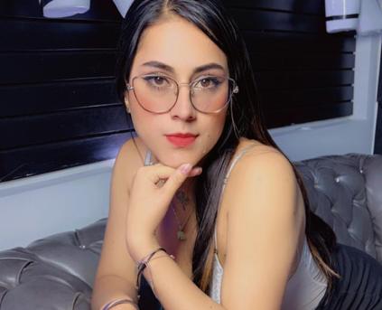 Girl Alone - Maily_Owens