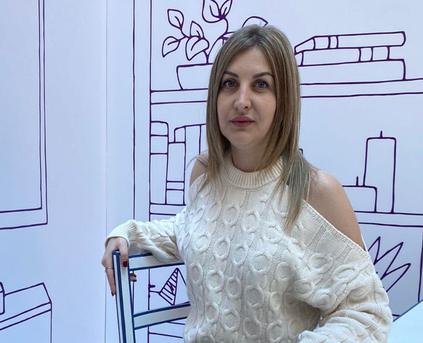 Shy Girl Alone - Amelia_Harper