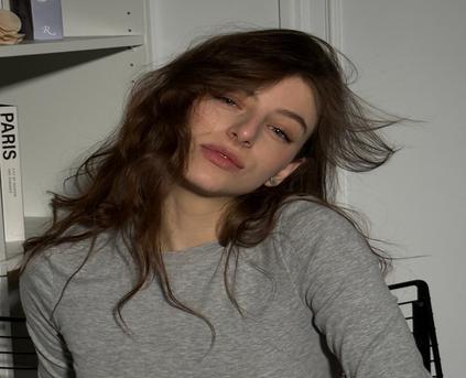 Girl Alone - Mia6966