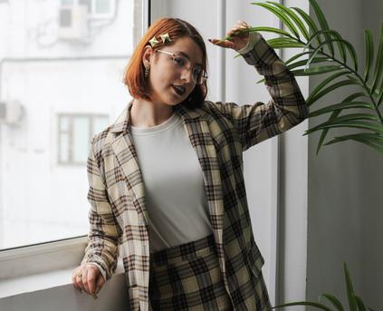 Shy Girl Alone - PolchaReir