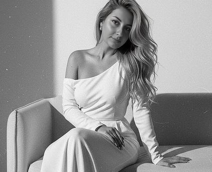 Girl Alone - LidiaSingle