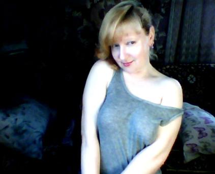 Shy Girl Alone - AliceCool1