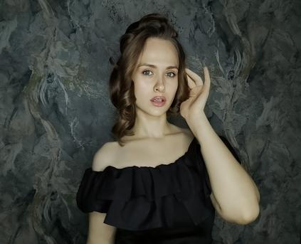 Girl Alone - HirrVictoriax