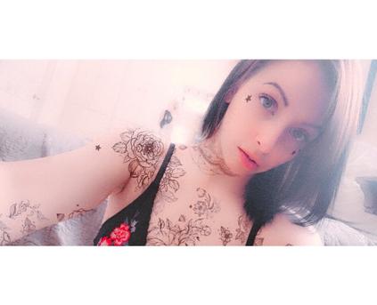 Girl Alone - leahxxo