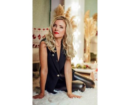 Friends & Romance - Luna_Belle