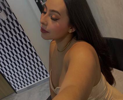 Girl Alone - AnnitaCharlote