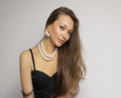 Girl Alone - HannyMysty