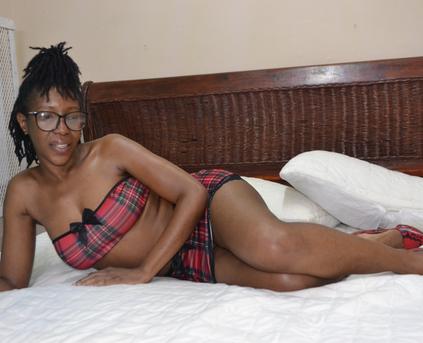 Girl Alone - EmeraldsDreams